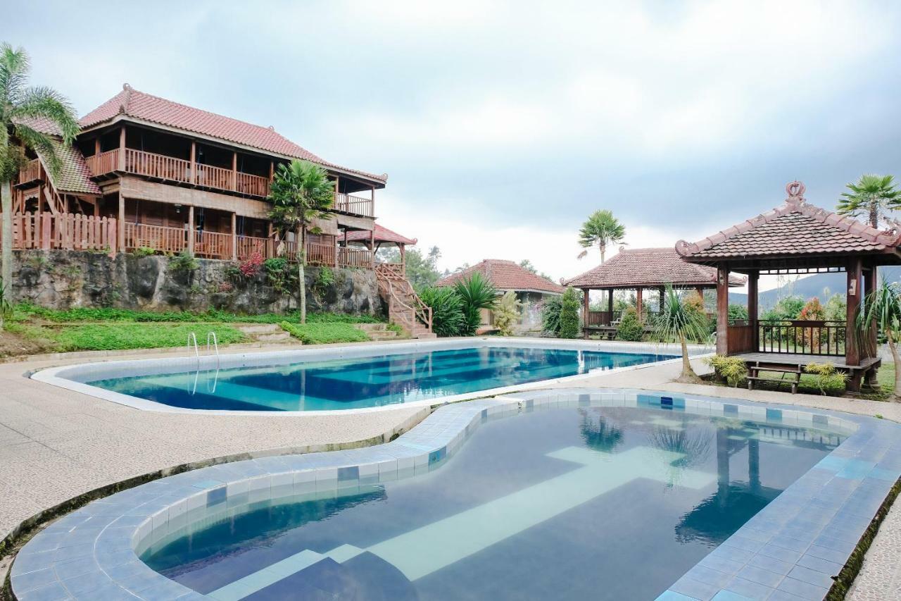 Capital O 892 Grand Pujon View Hotel And Resort Batu  Exterior photo
