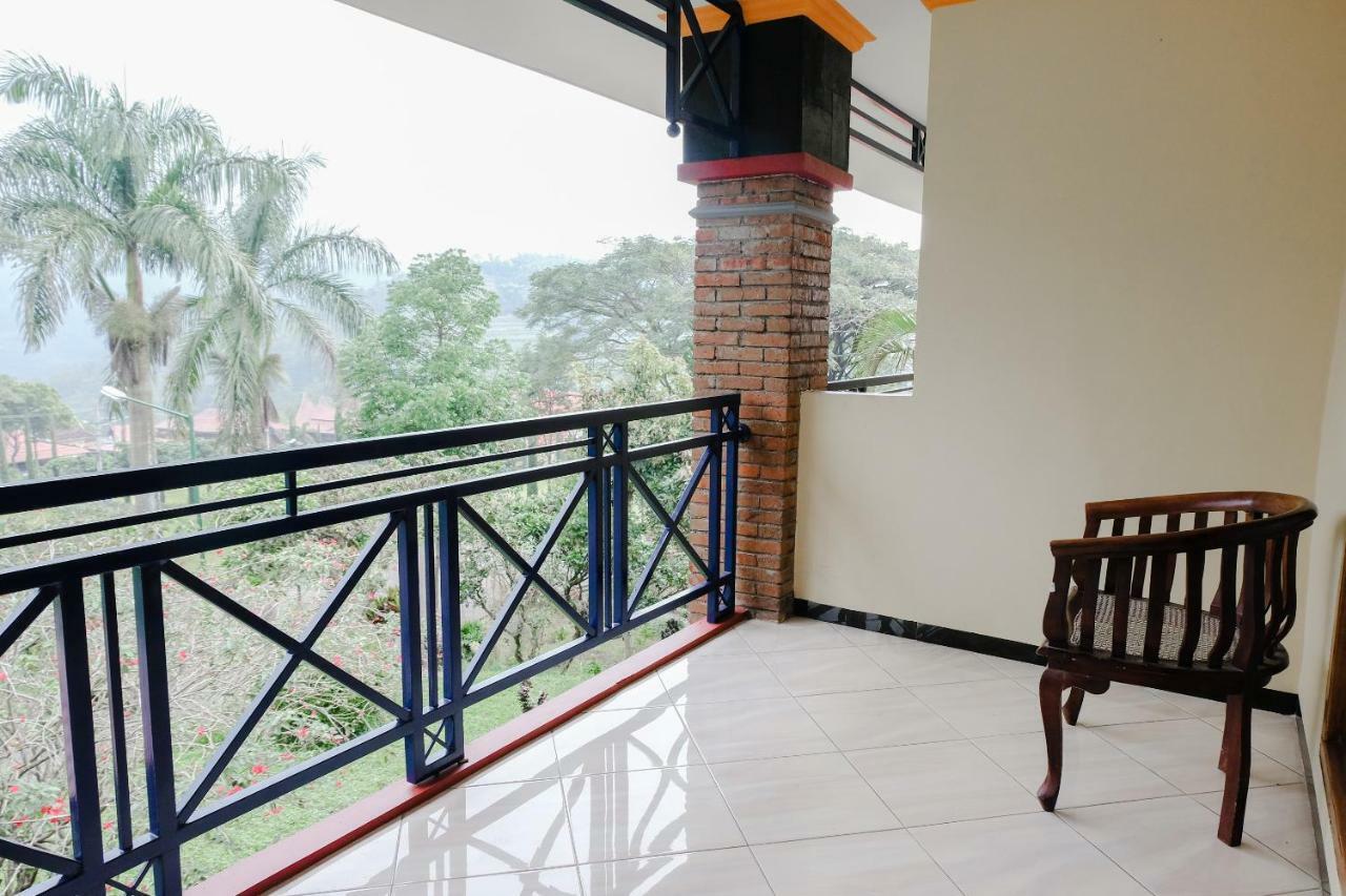 Capital O 892 Grand Pujon View Hotel And Resort Batu  Exterior photo