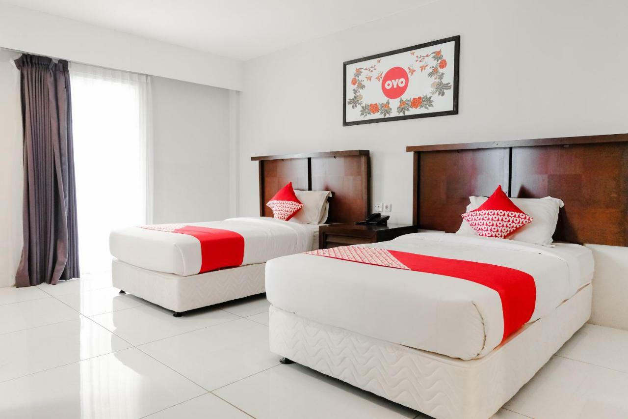 Capital O 892 Grand Pujon View Hotel And Resort Batu  Exterior photo