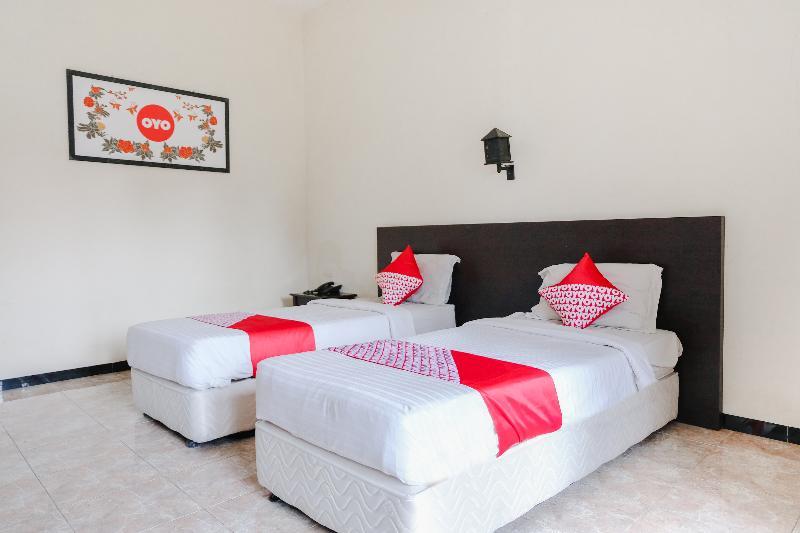 Capital O 892 Grand Pujon View Hotel And Resort Batu  Exterior photo